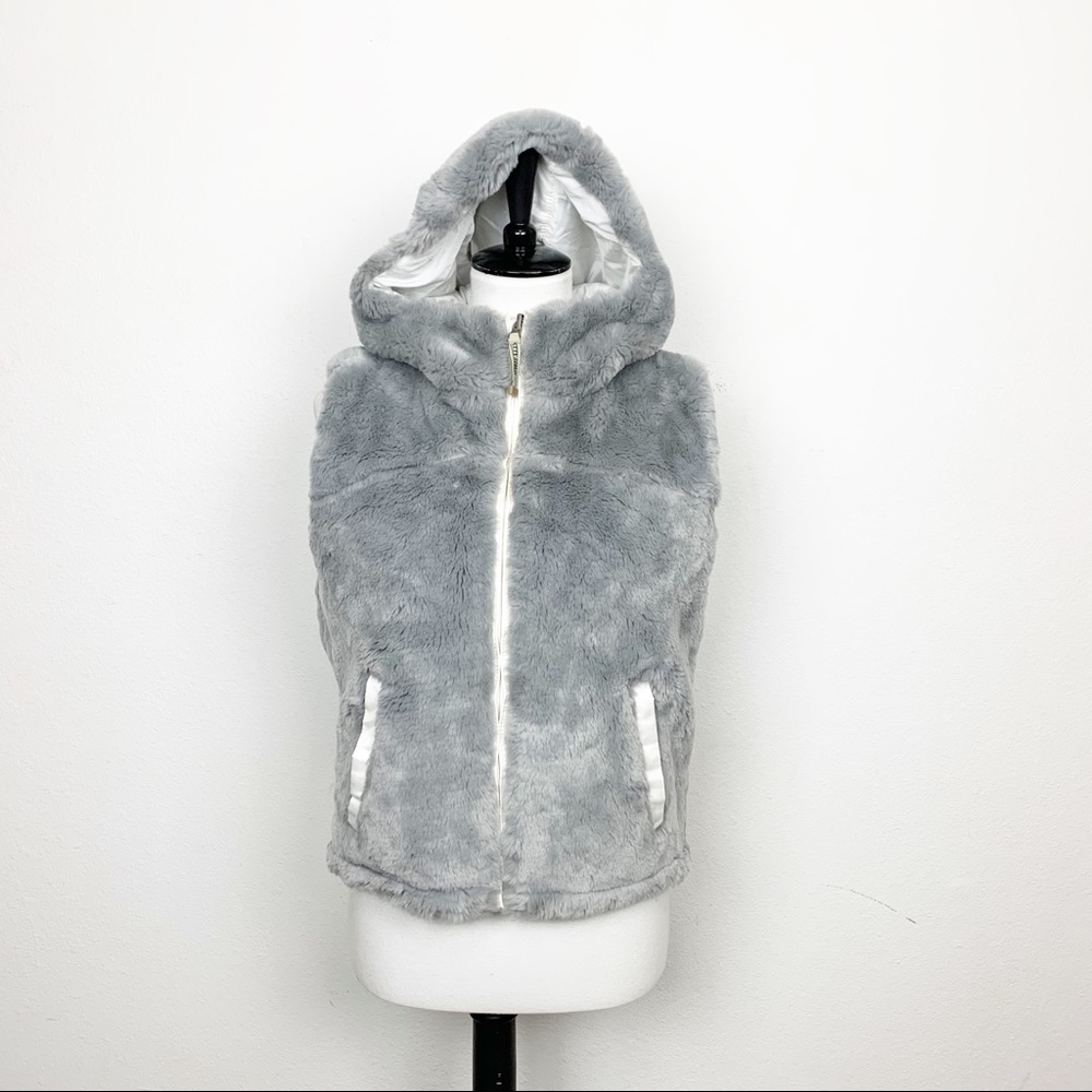 Betty Rides Fur Hooded Showboarding Vest Sz Small